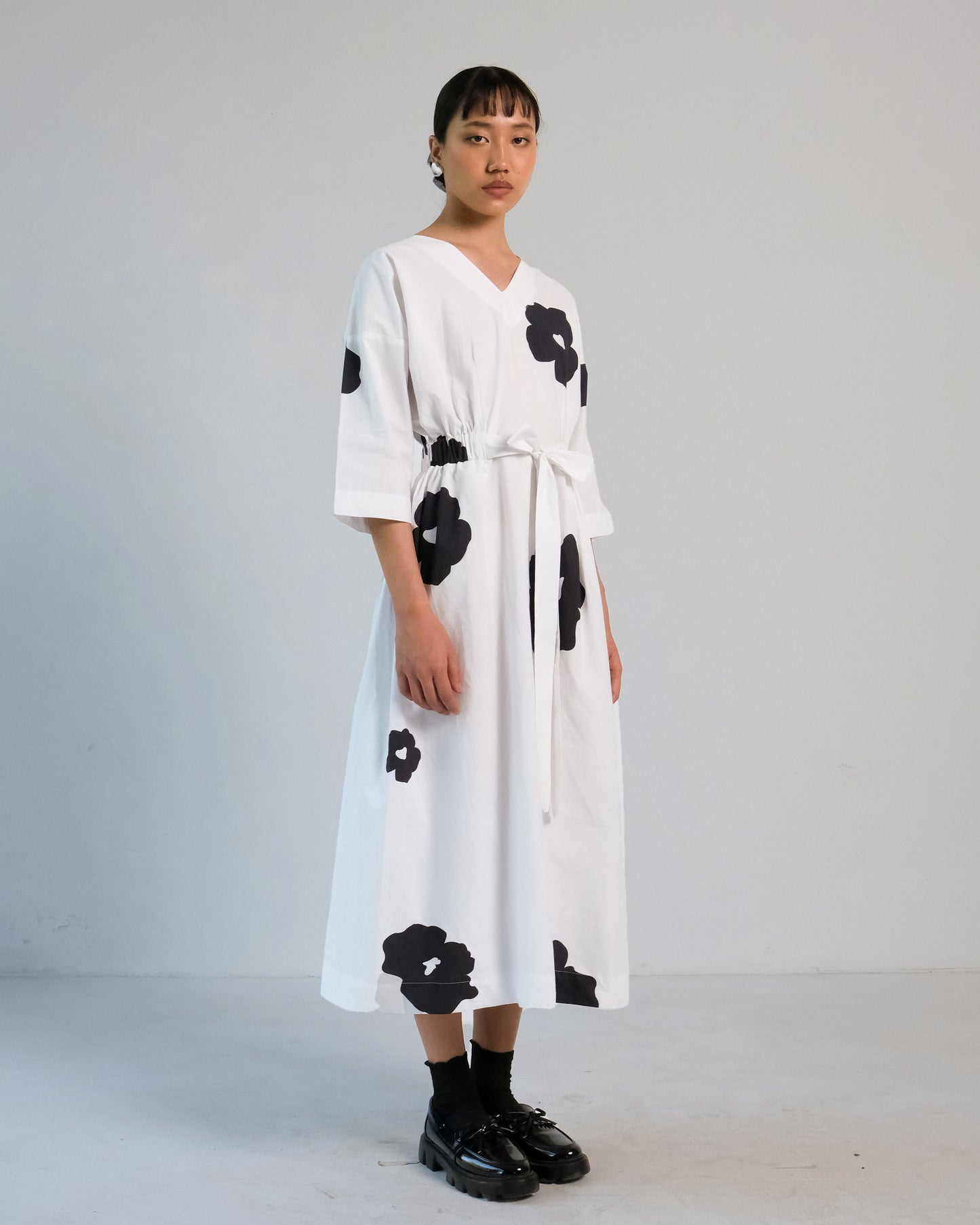 White Black Poppy Elastic Waist Belt Dress