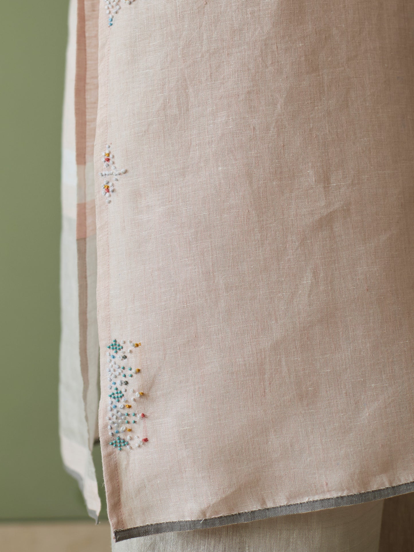 Vira Hand-Emboidered Linen Kurta Set - Blush