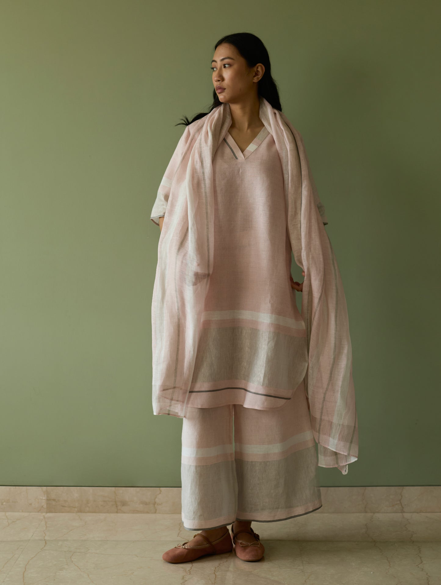 Iva Pleated Border Linen Kurta Set - Blush