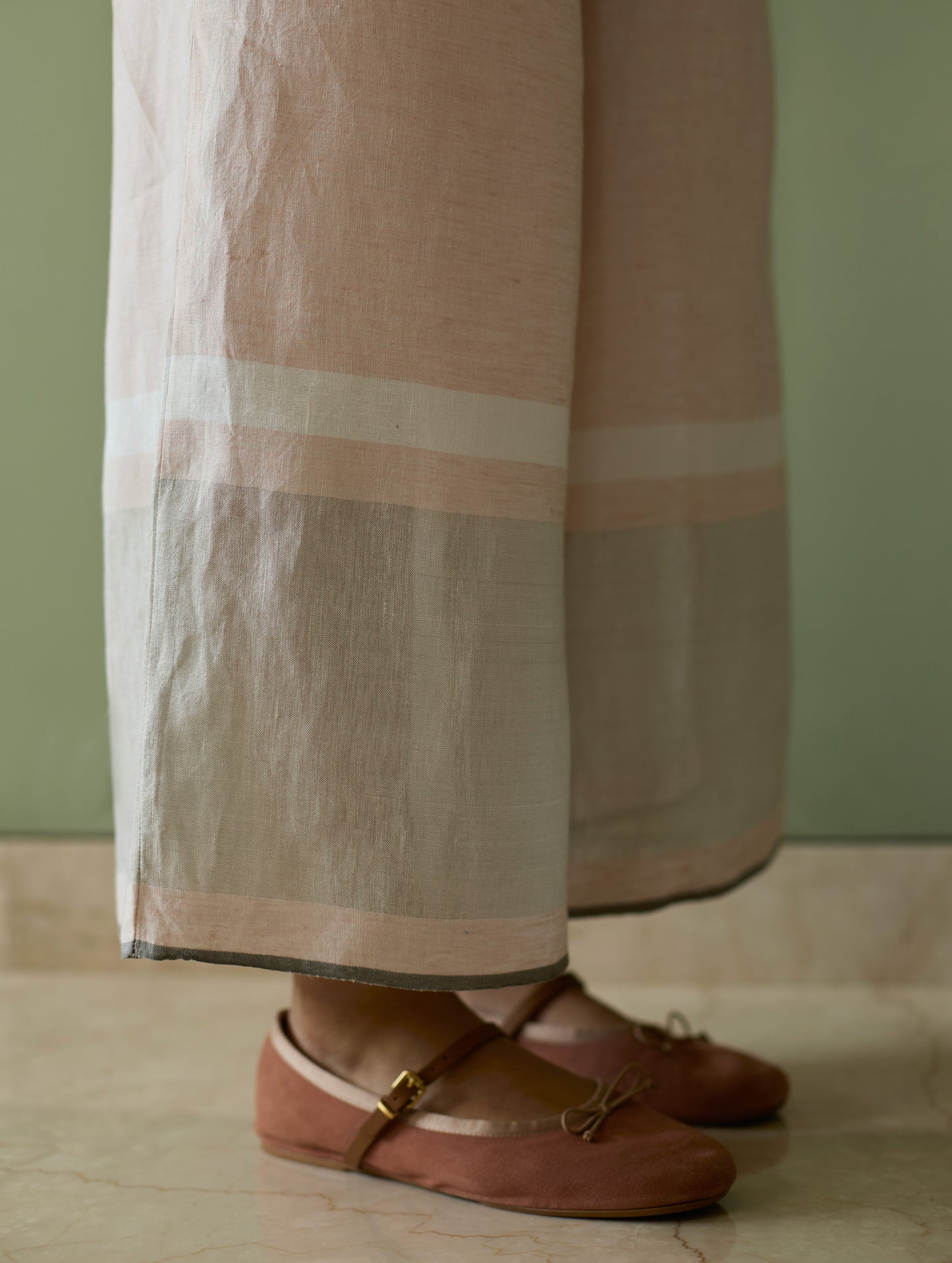 Iva Pleated Border Linen Kurta Set - Blush