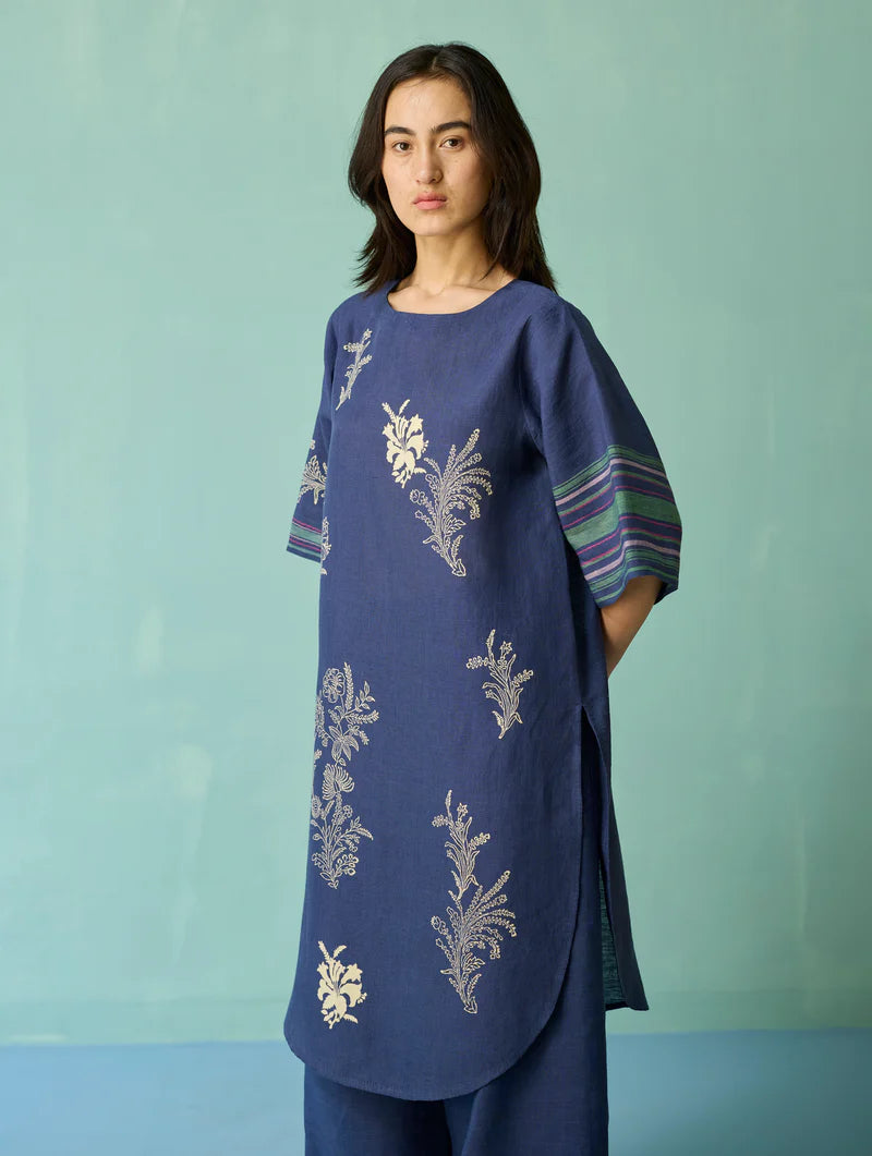 Nami Floral Block-Printed Curved Hem Kurta - Indigo