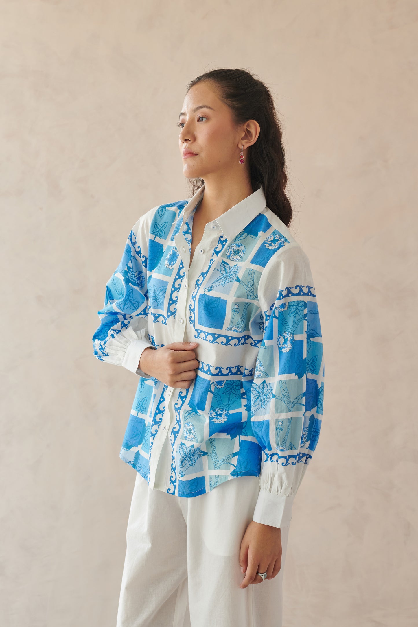 Vivia White Placement Border Shirt