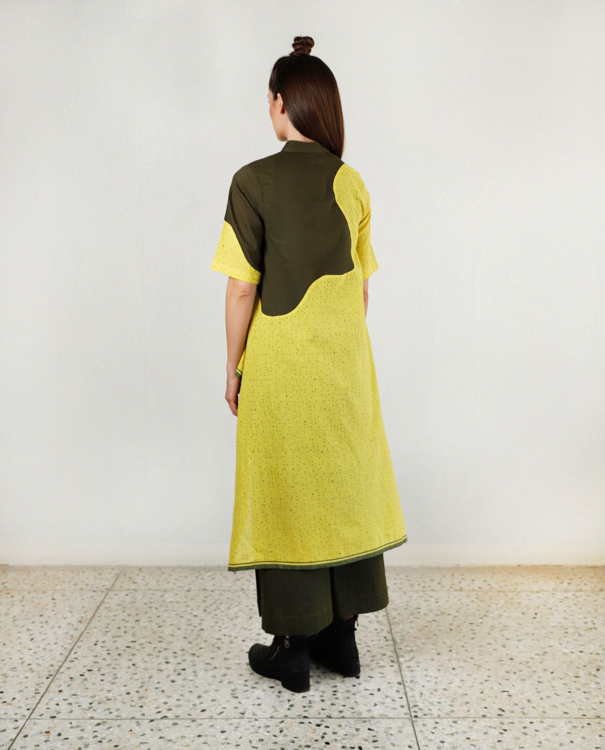 MOVEMENT HIGH-LOW  SHIRT TOP