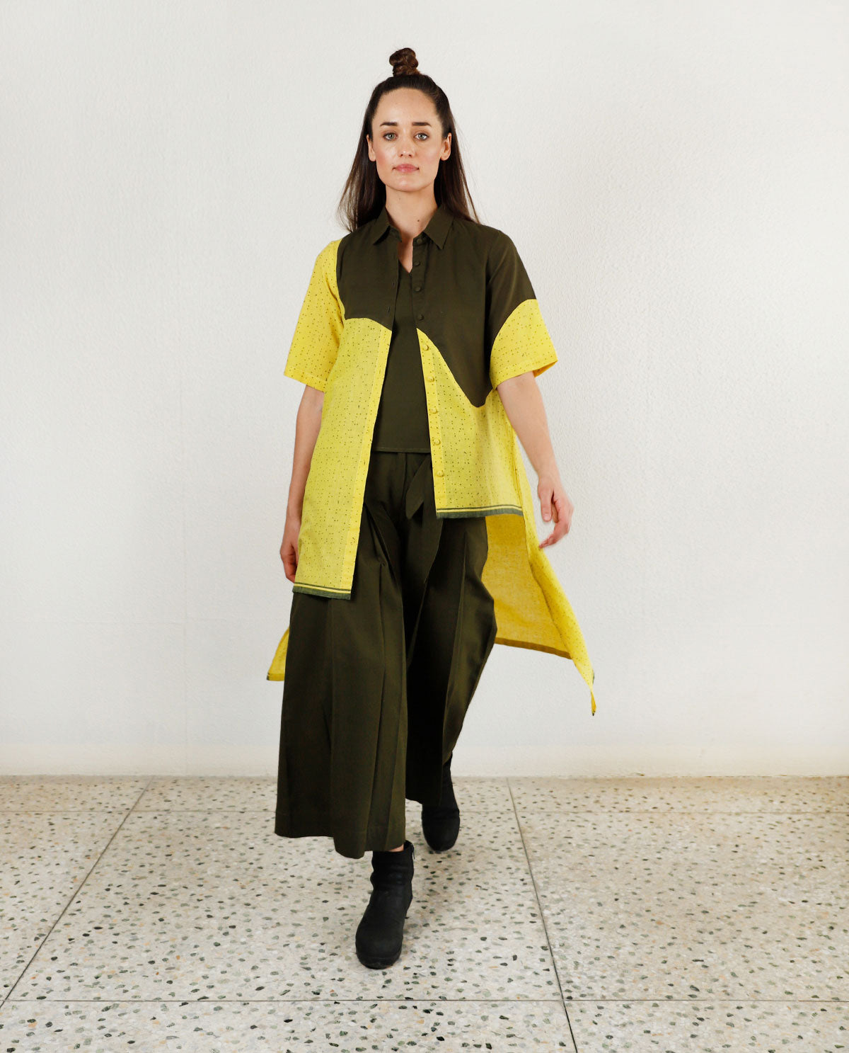 MOVEMENT HIGH-LOW  SHIRT TOP