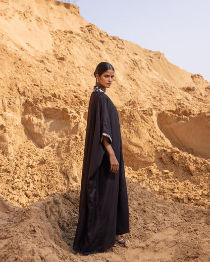LINEAR KAFTAN - BLACK
