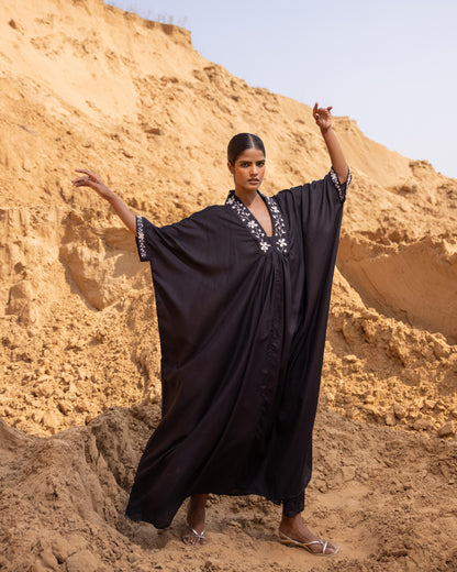 LINEAR KAFTAN - BLACK