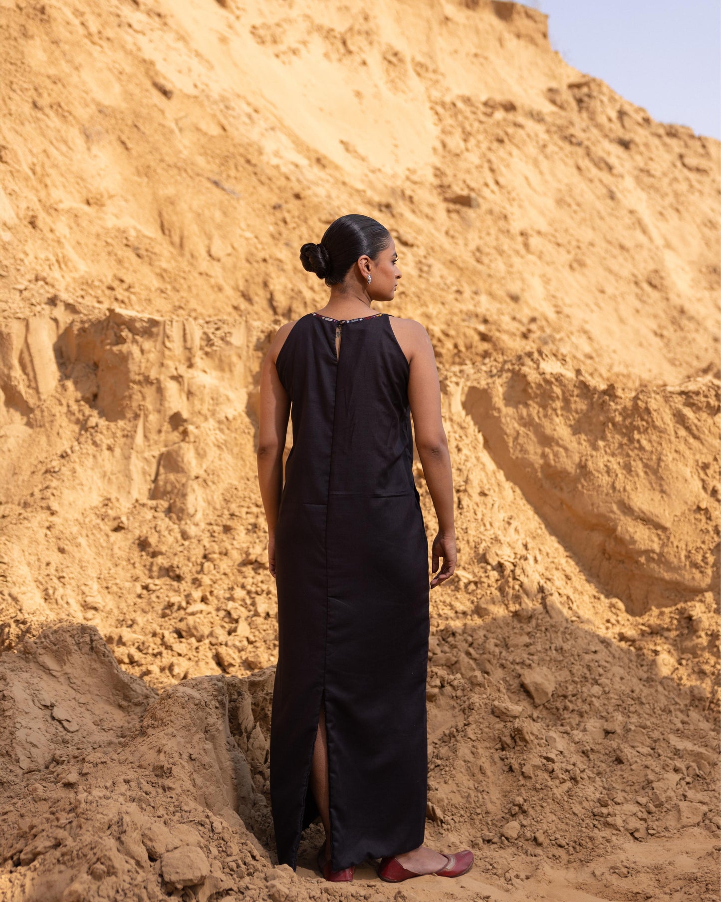 SYNTRA DRESS - BLACK