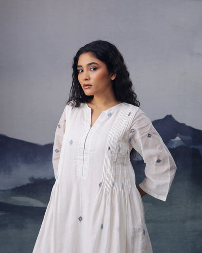 Ivory Kurta (Women)