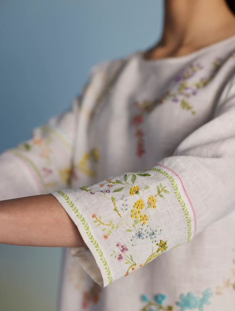 Emra Hand-Embroidered Linen Kurta - White