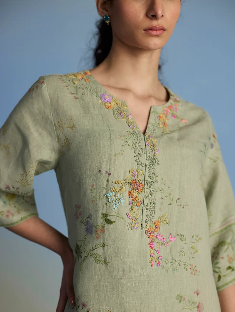 Para Hand-Embroidered Linen Kurta Set - Mint