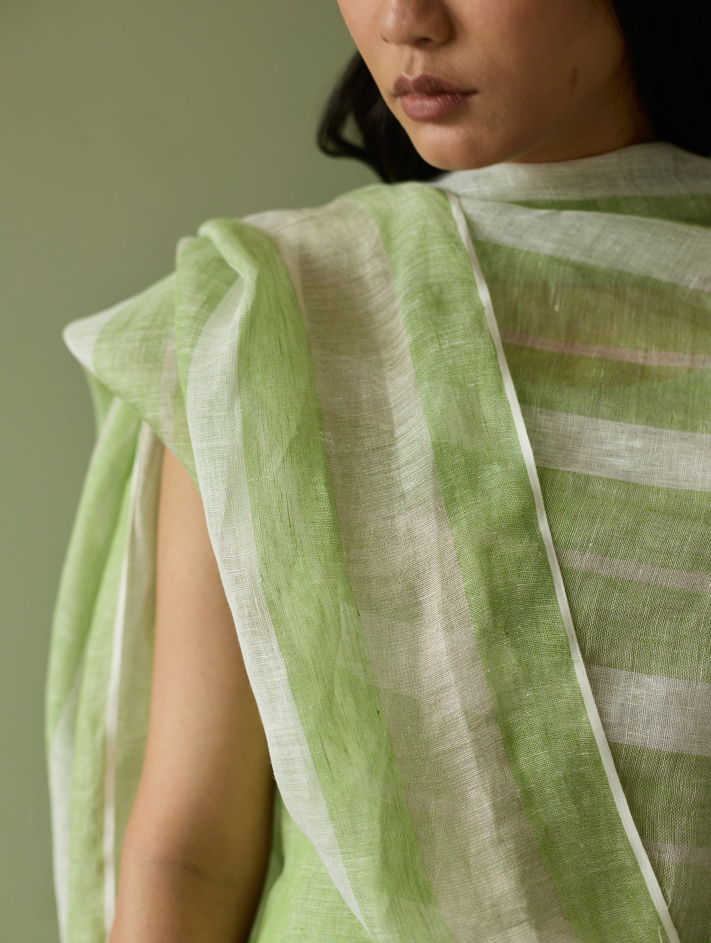 Yara Sleeveless Border Linen Kurta Set - Meadow