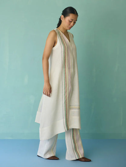Vanya Border Linen Sleeveless Kurta - Ivory