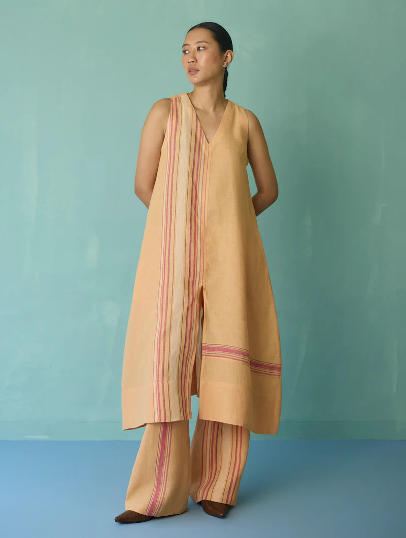 Vanya Border Linen Sleeveless Kurta - Apricot