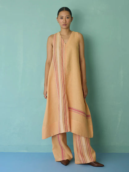Vanya Border Linen Sleeveless Kurta Set - Apricot