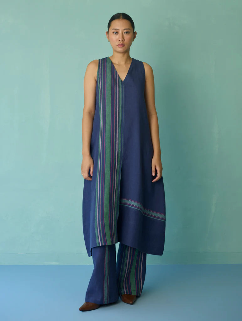 Vanya Border Linen Sleeveless Kurta Set - Indigo