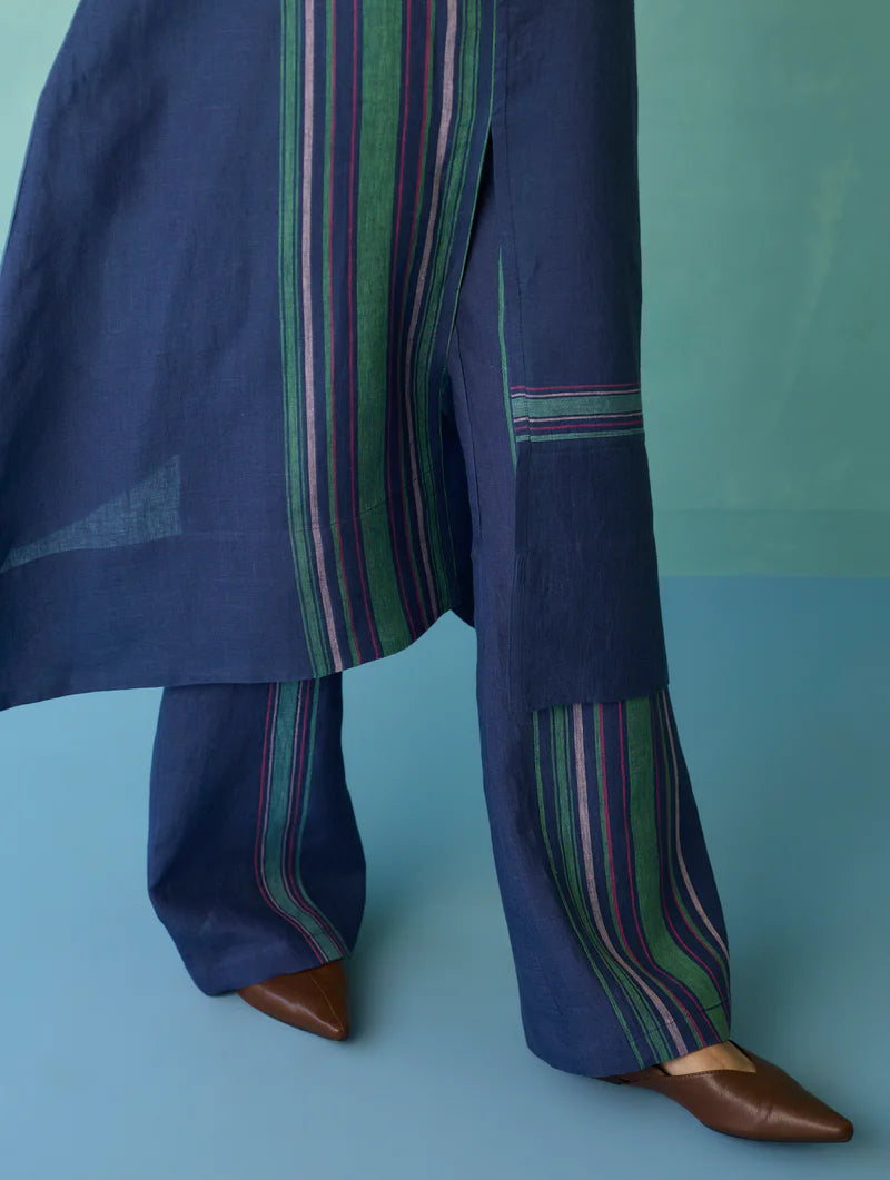 Vanya Border Linen Sleeveless Kurta Set - Indigo