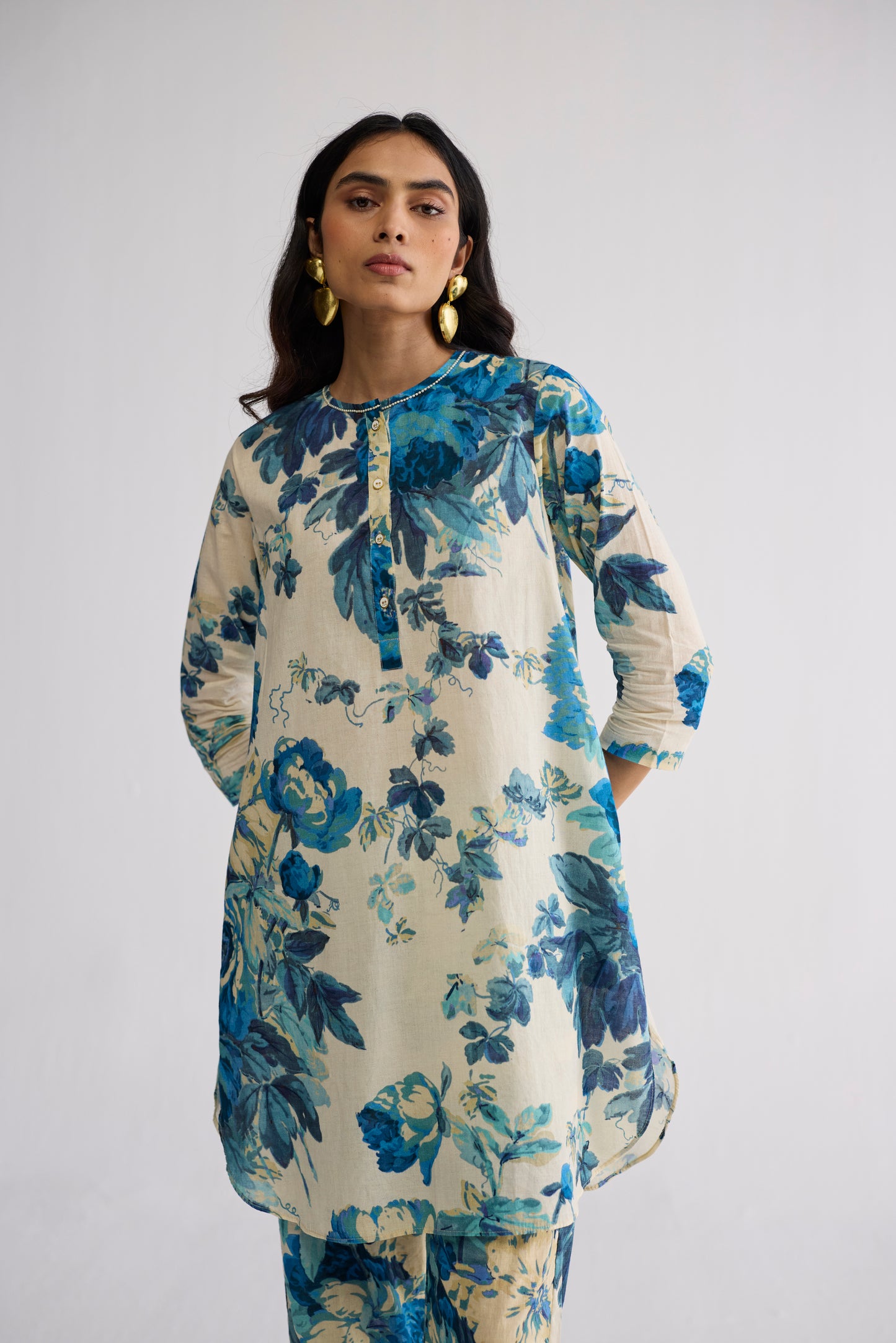 ROYAL PARADISE SHORT KURTA SET