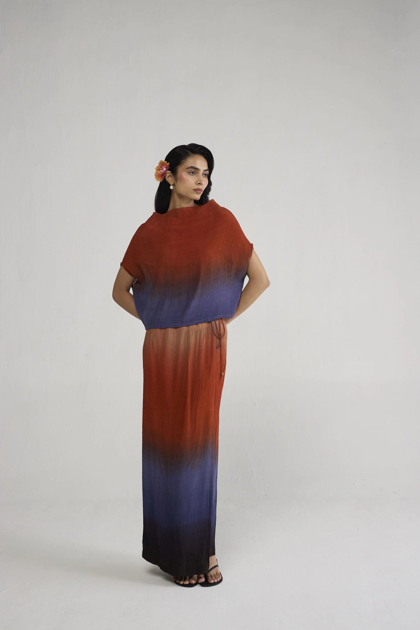 UME PINTUCKS TOP