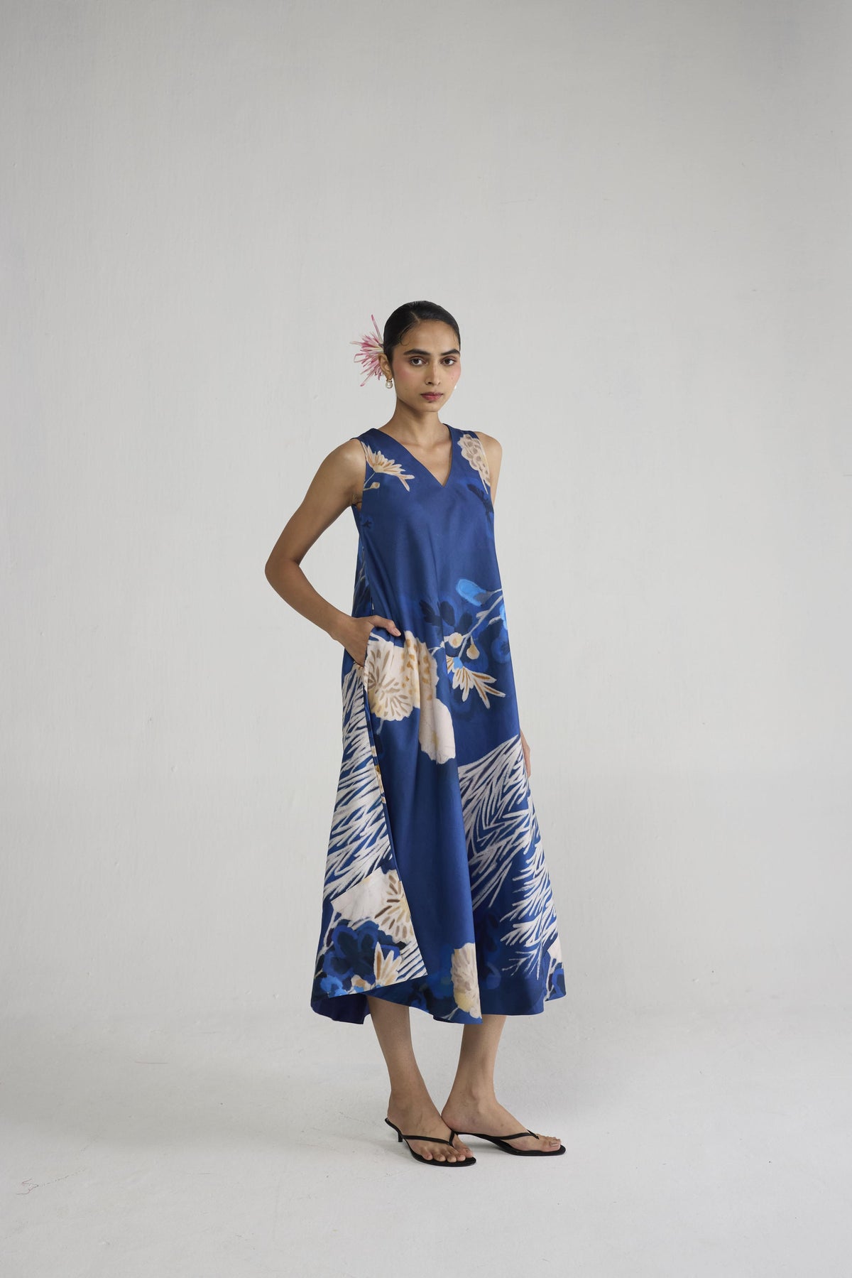 REN V NECK DRESS
