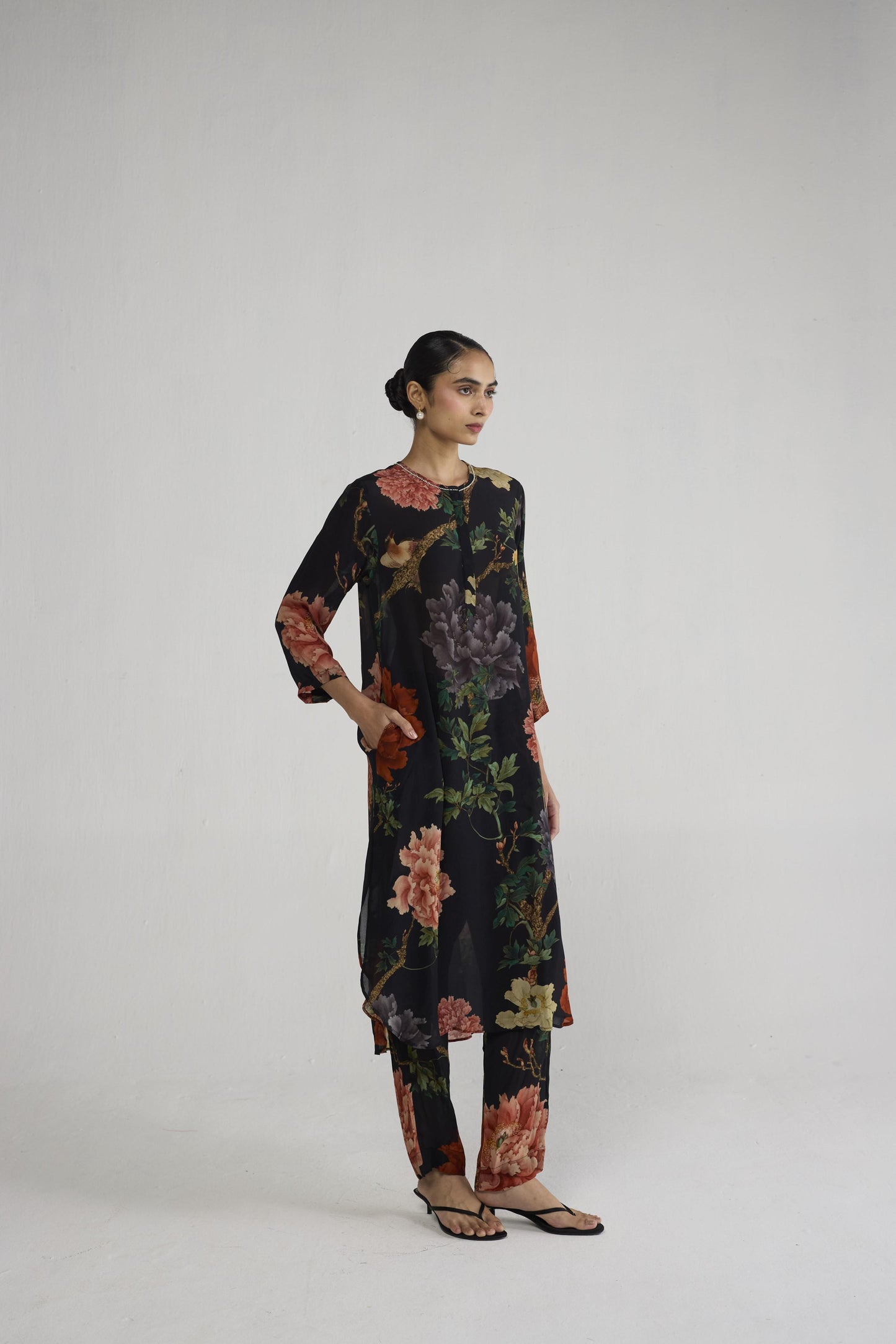 HIMARI LONG CREPE KURTA SET