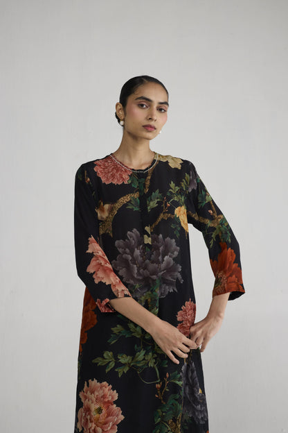 HIMARI LONG CREPE KURTA SET