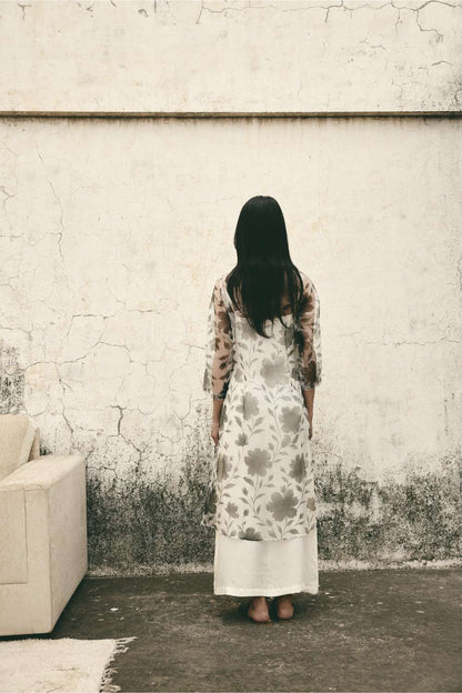 AN Floral Organza Cape