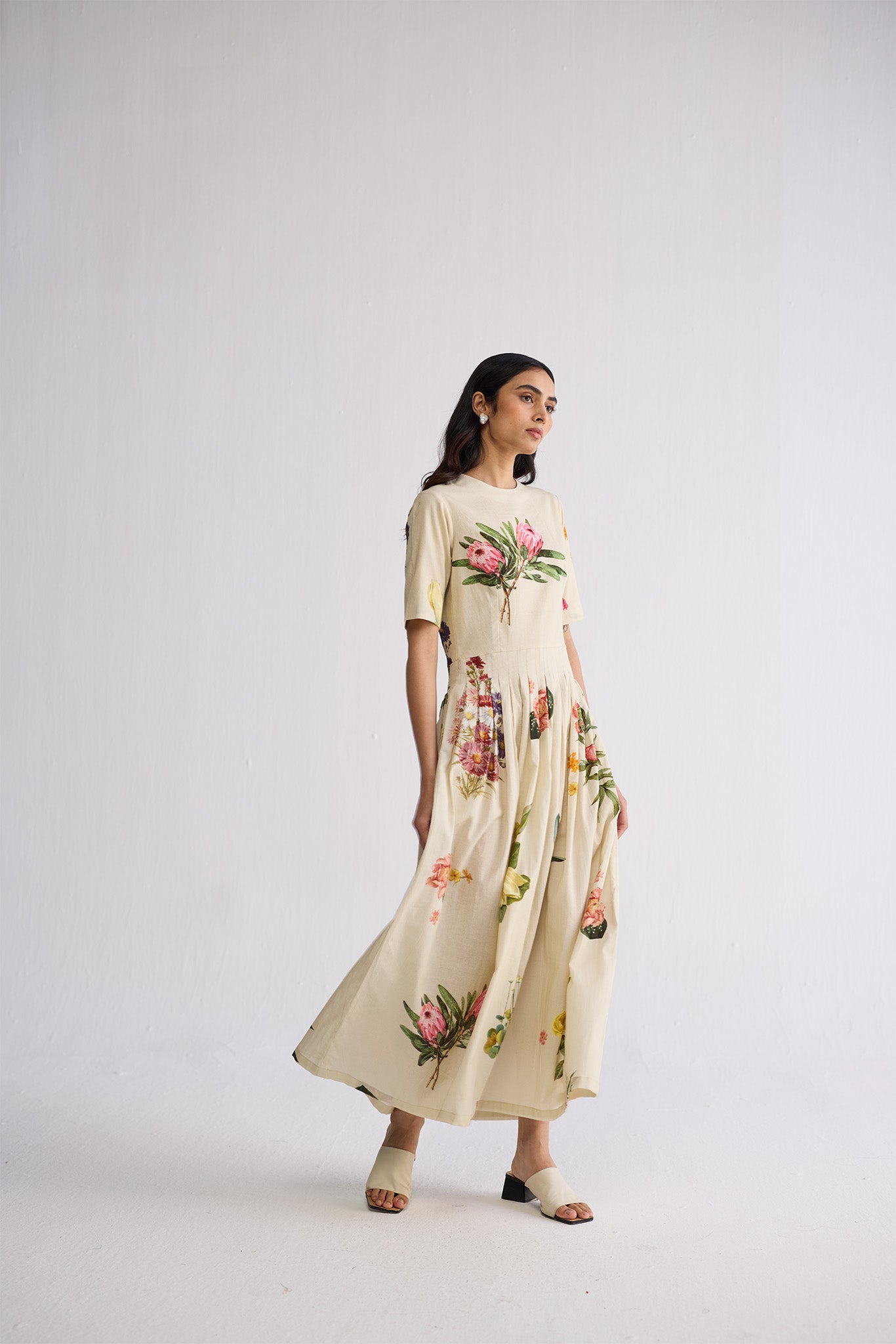 PRIMAVERA HALF PLEATED DRESS