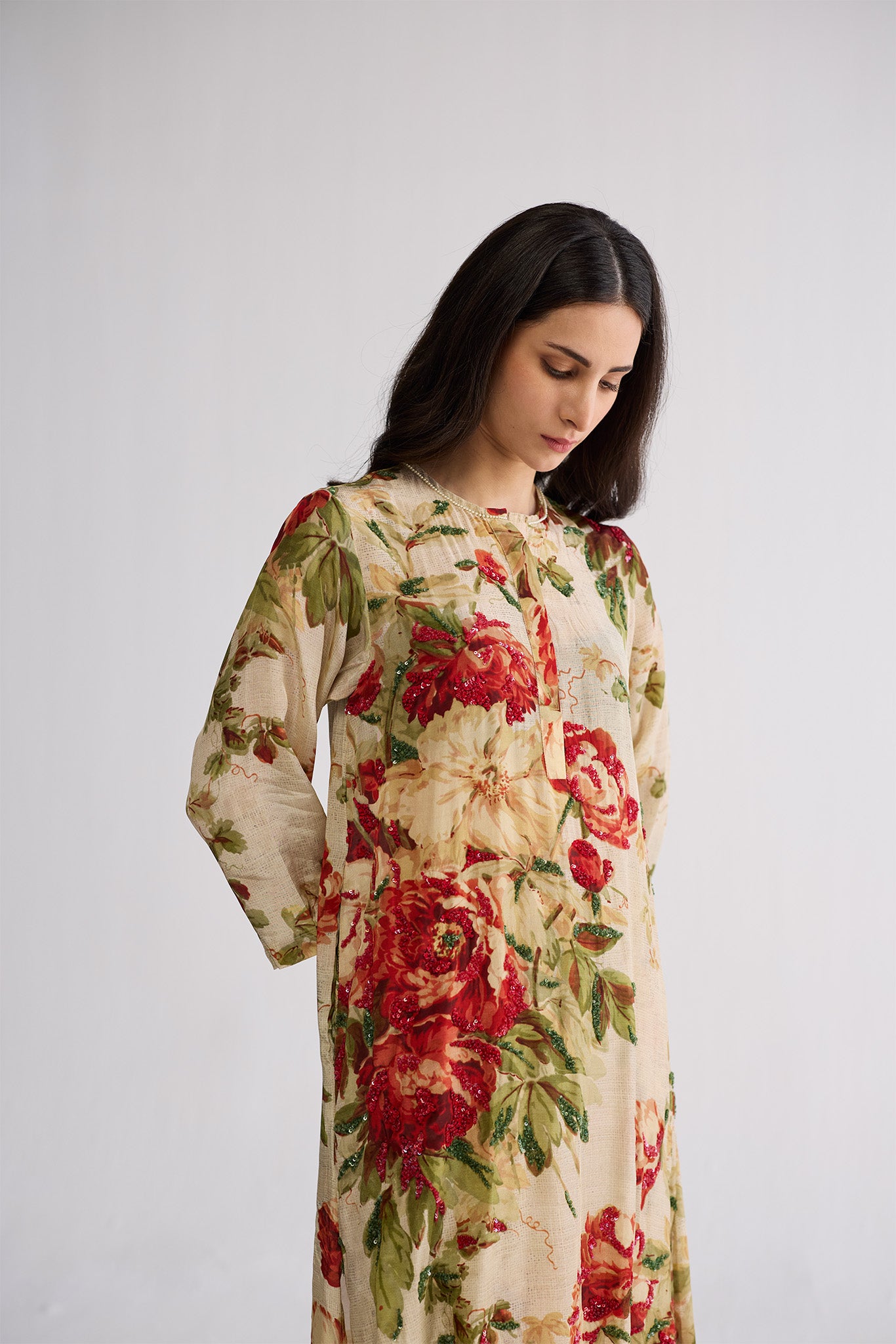 SAMA EMBROIDERED KURTA SET