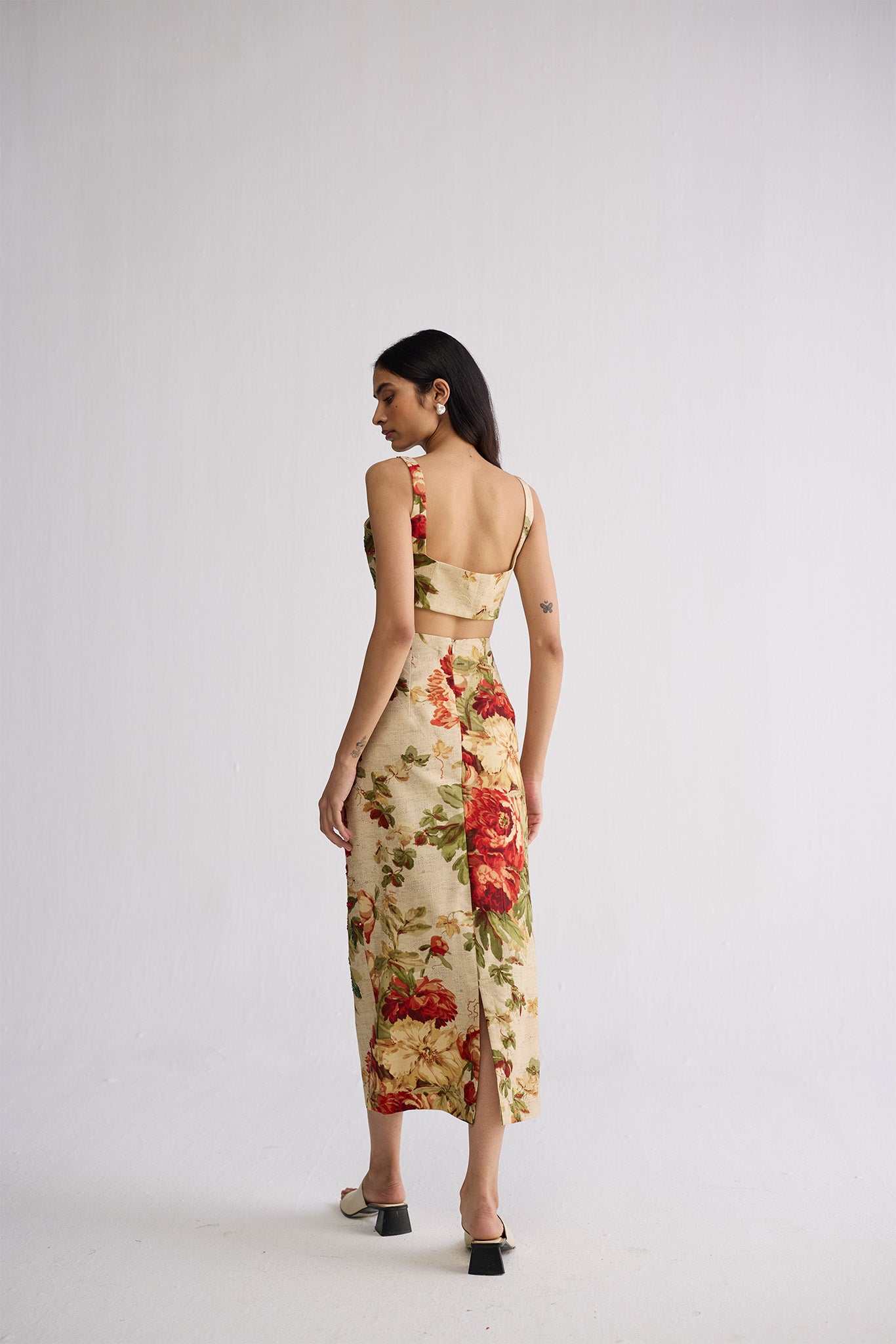 SAMA EMBROIDERED TOP & SKIRT SET