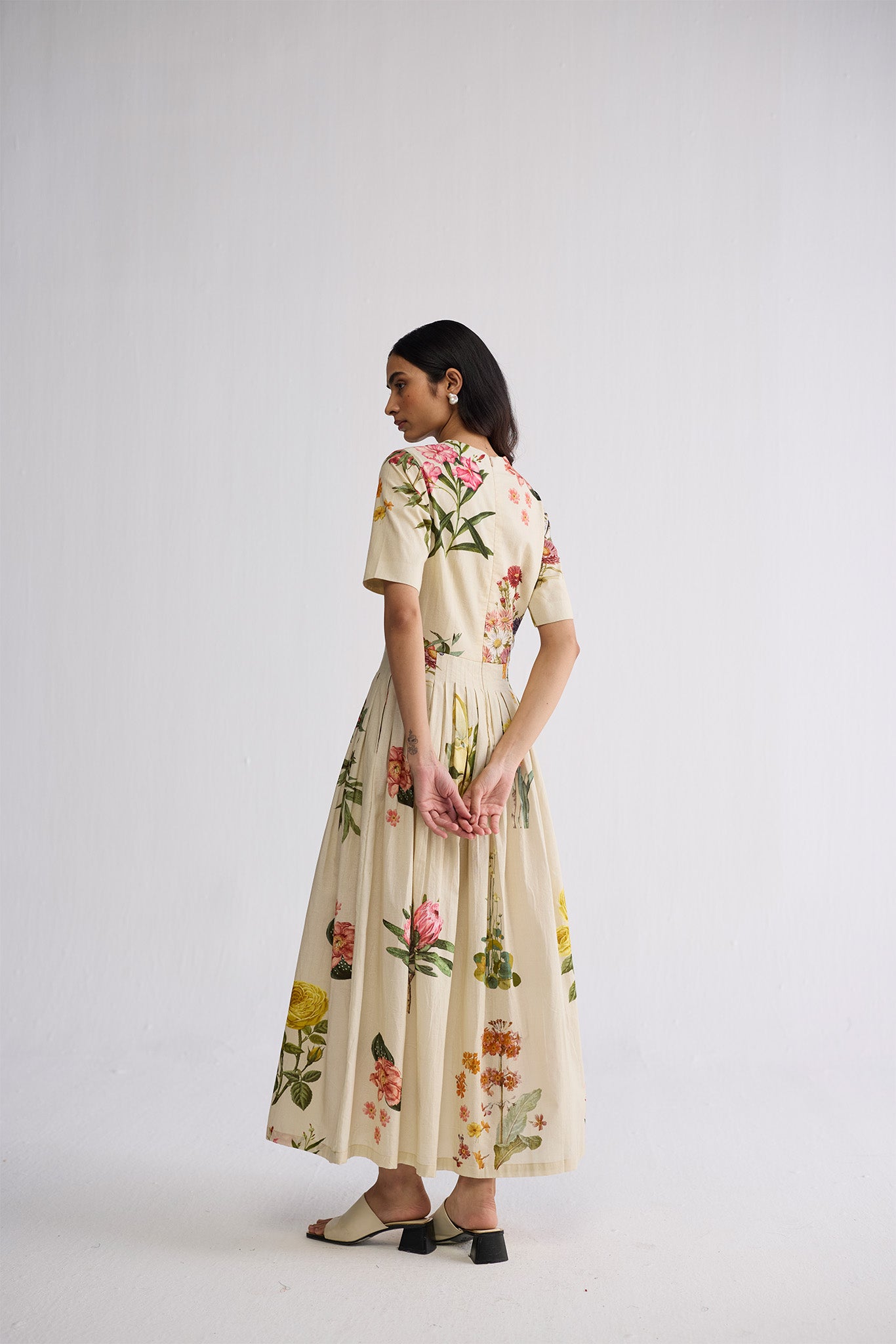 PRIMAVERA HALF PLEATED DRESS