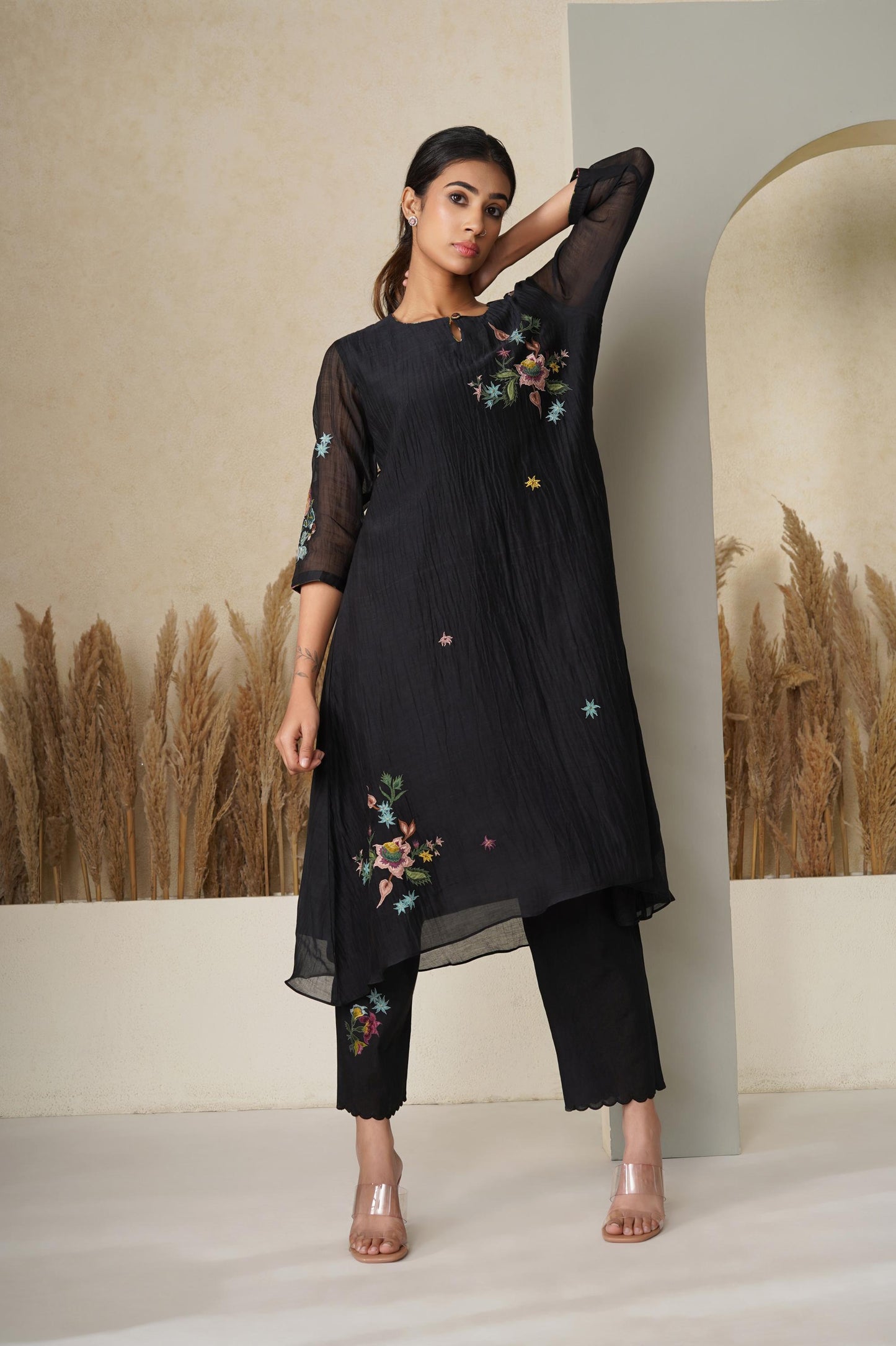 Gul Bano (Black)