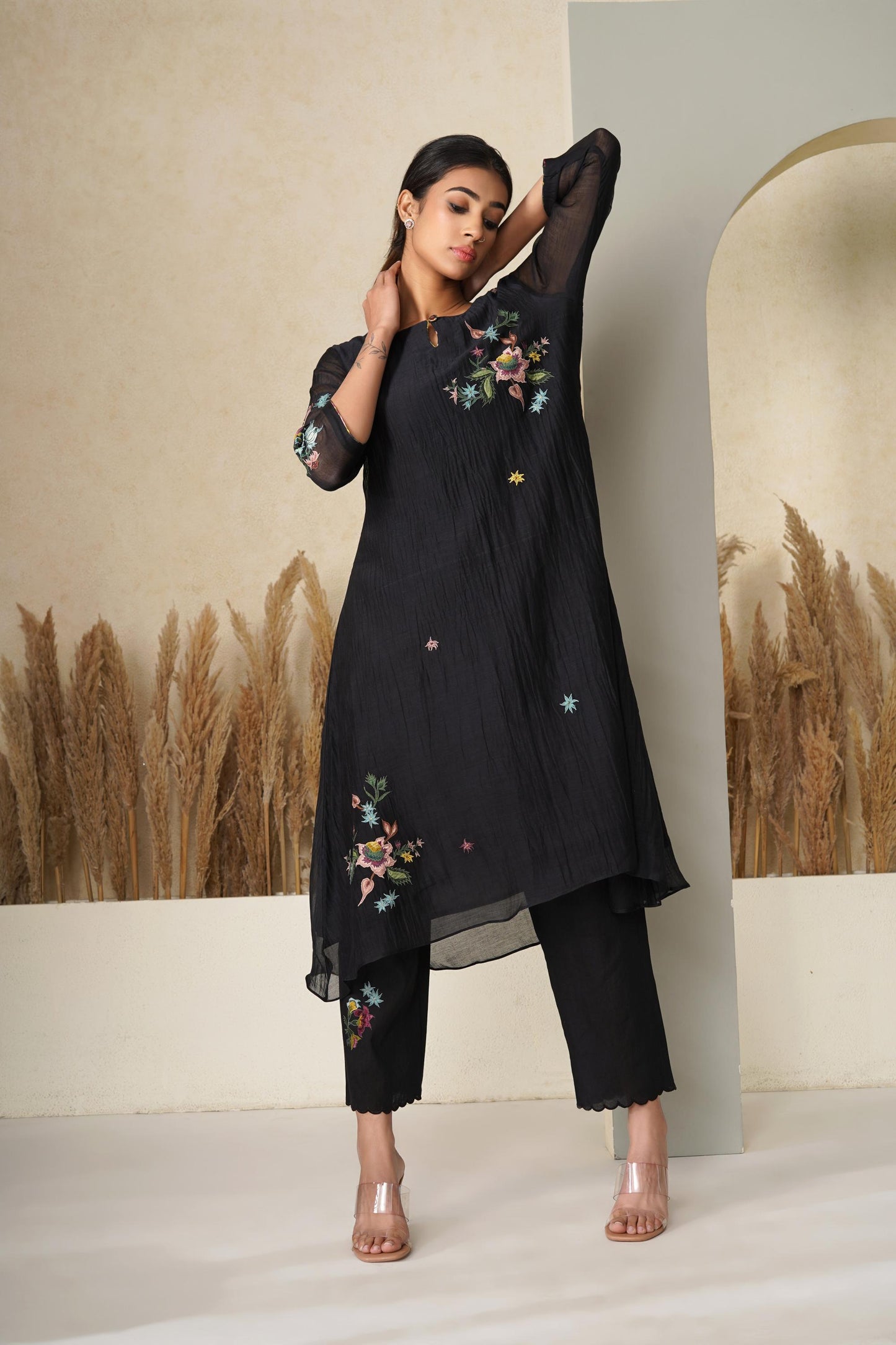 Gul Bano (Black)