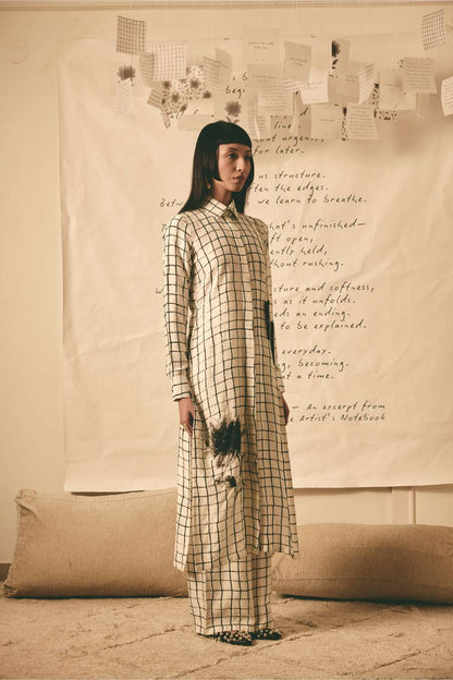 AN Bookmark Grid Kurta with Grid Pants