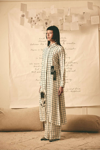 AN Bookmark Grid Kurta with Grid Pants