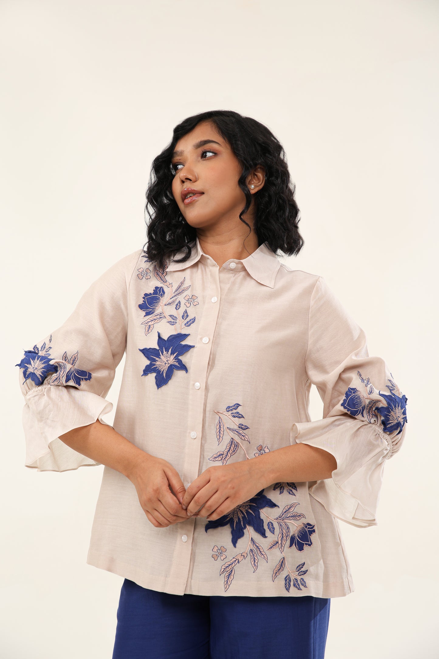 Jasmine Shirt - Off white & Blue