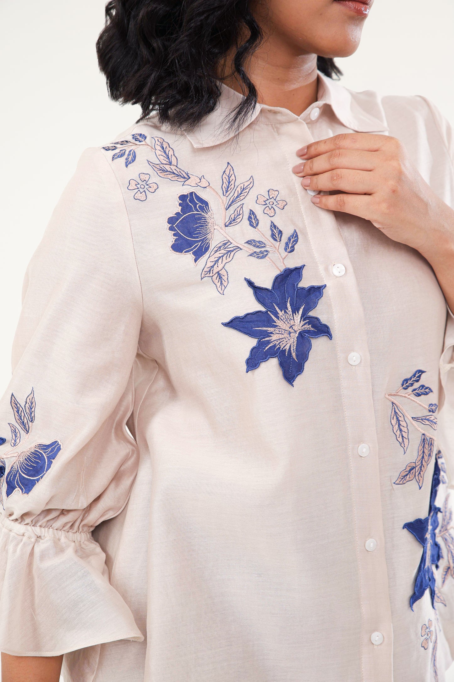 Jasmine Shirt - Off white & Blue