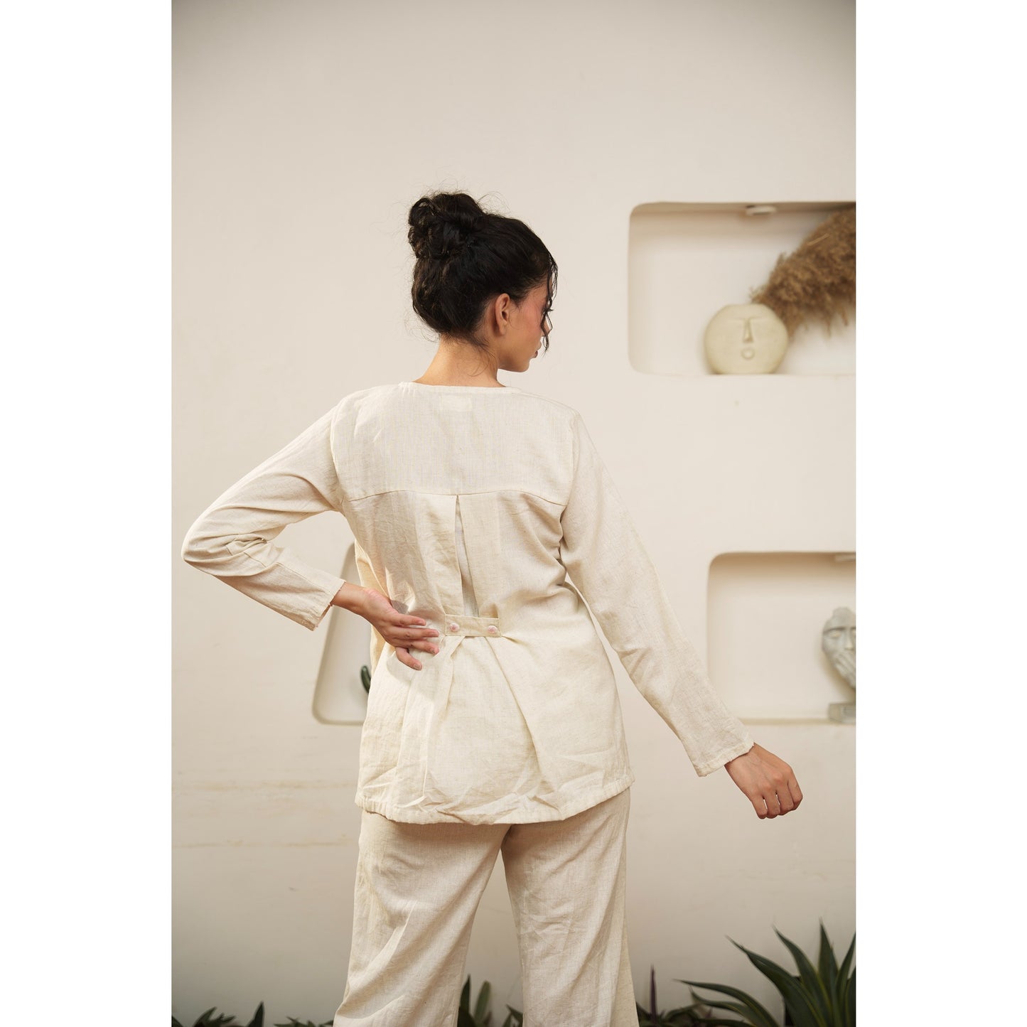 Capsule 11, Beige Khadi