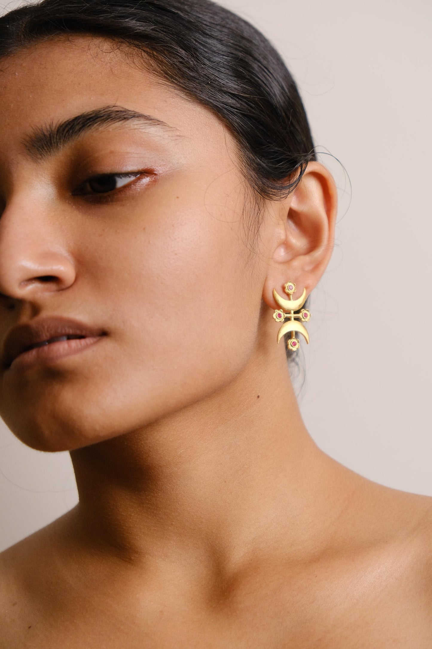Eye of the Moon Earrings Golden