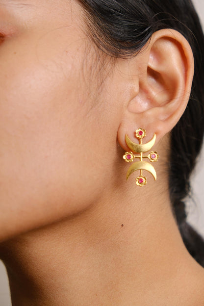 Eye of the Moon Earrings Golden