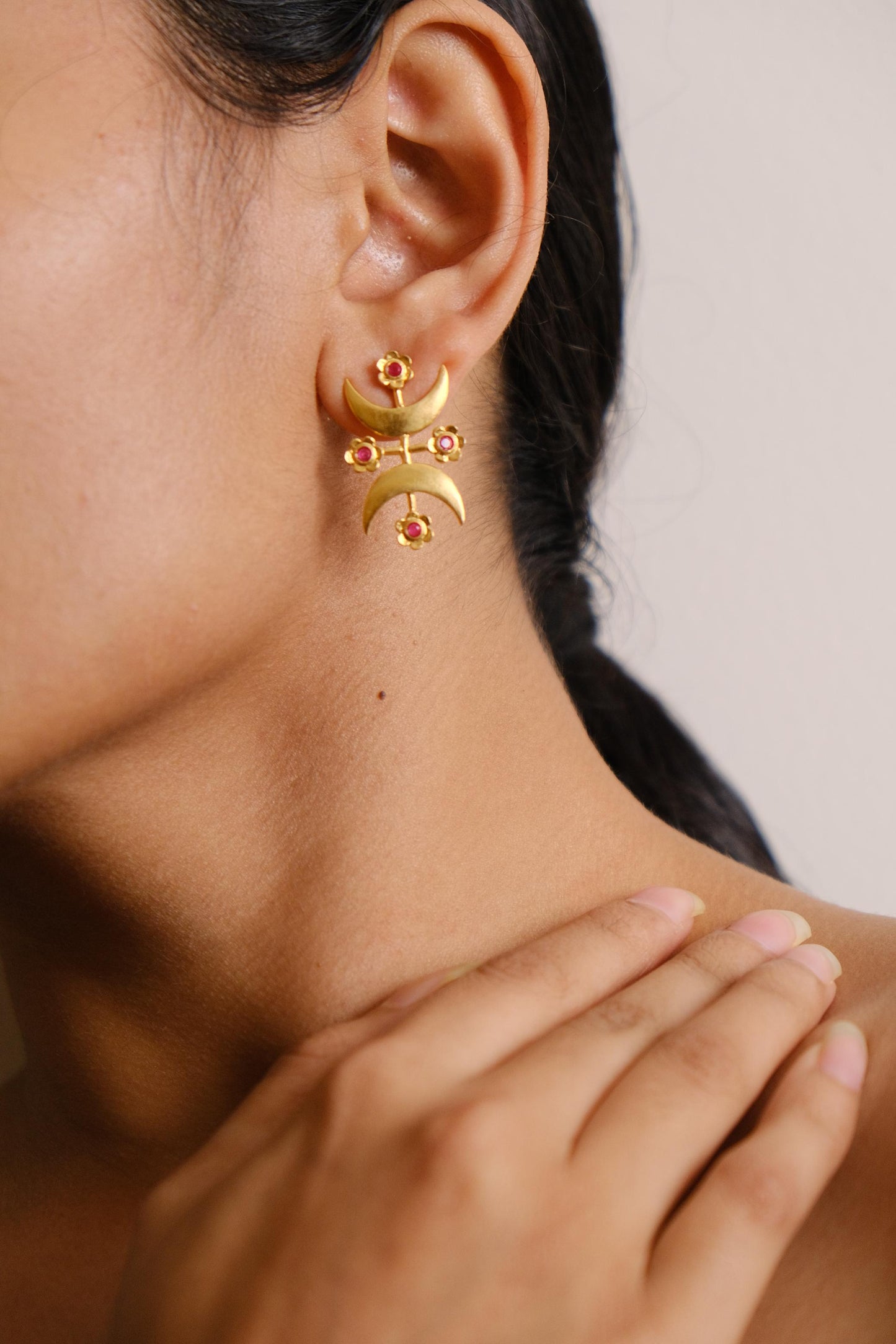 Eye of the Moon Earrings Golden