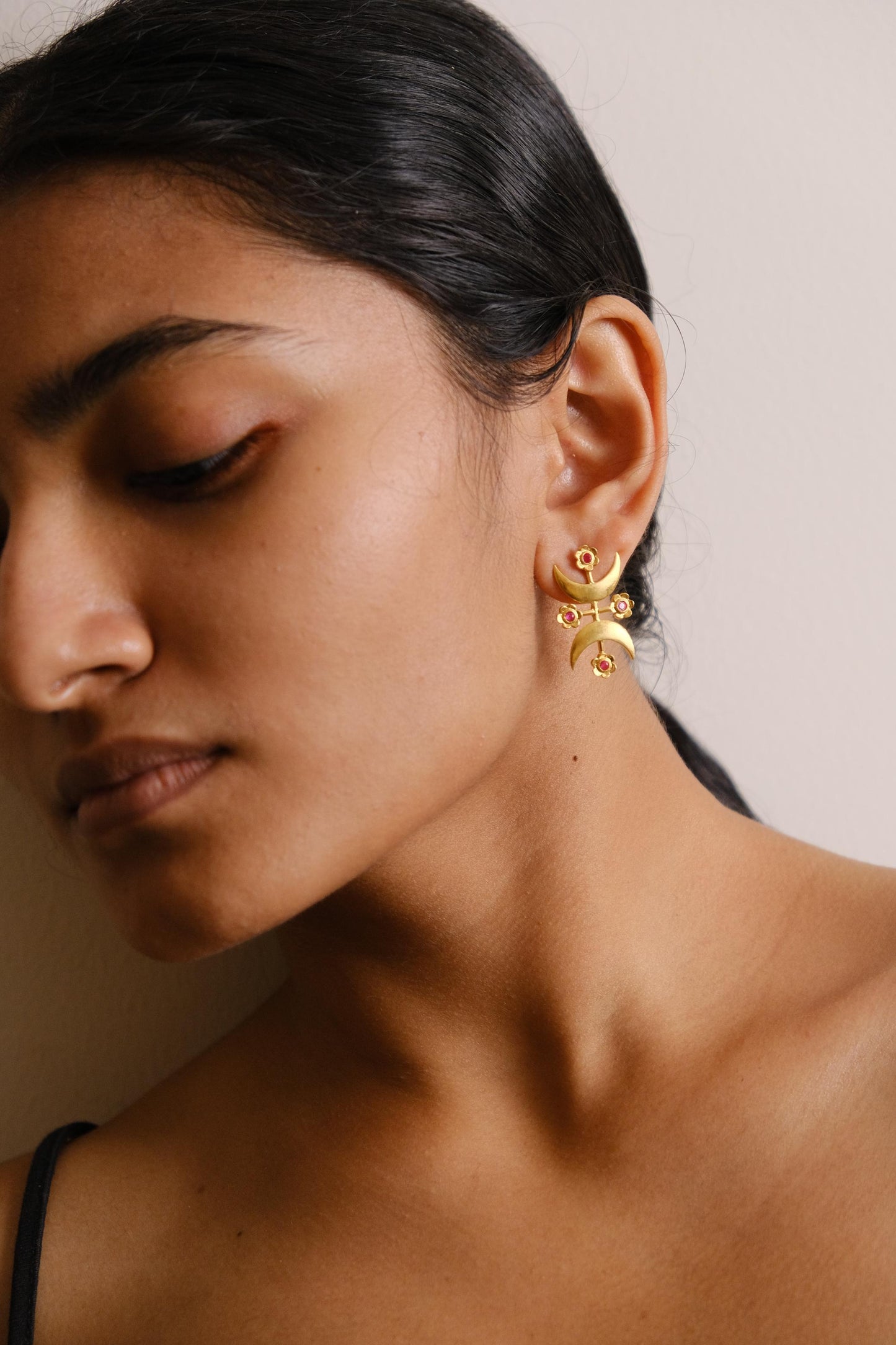 Eye of the Moon Earrings Golden