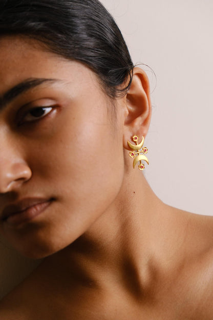 Eye of the Moon Earrings Golden