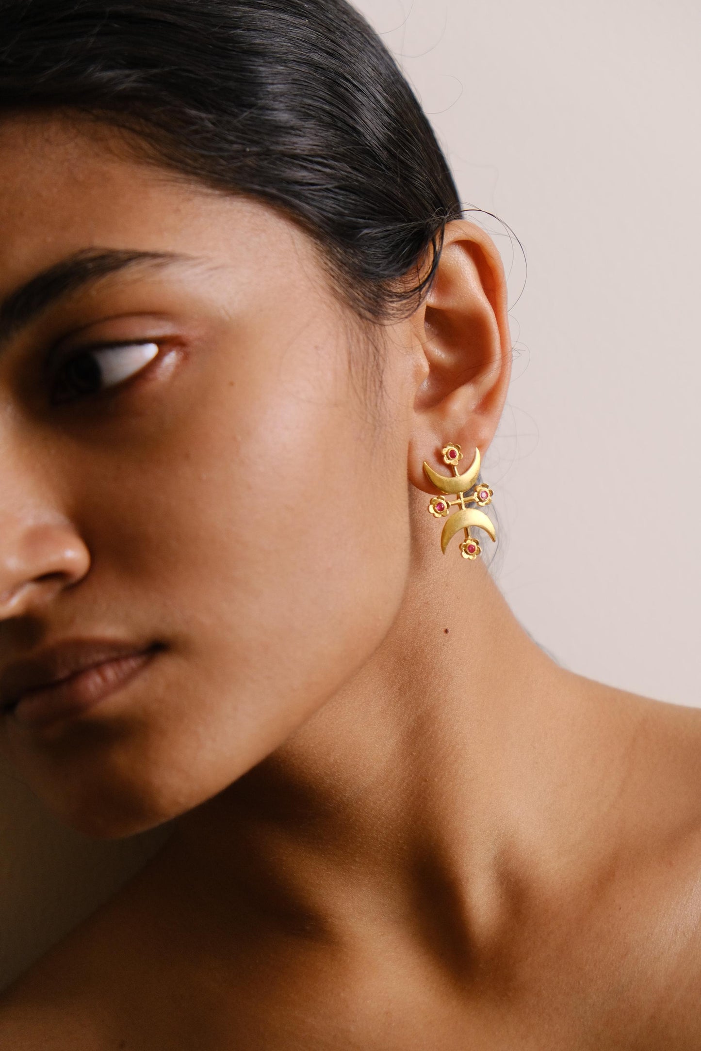 Eye of the Moon Earrings Golden