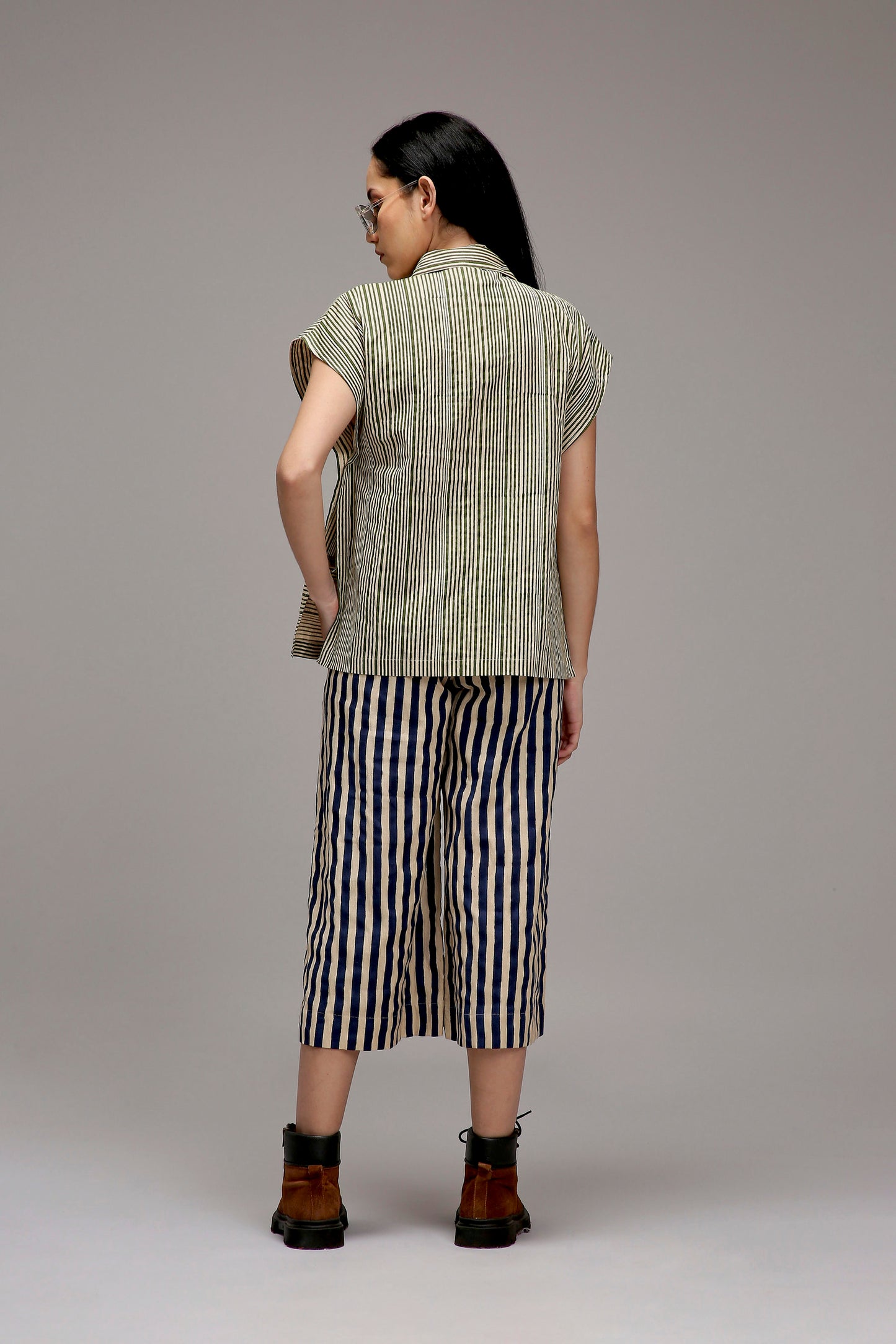 Egg-Shell Joker Shirt Capre Set