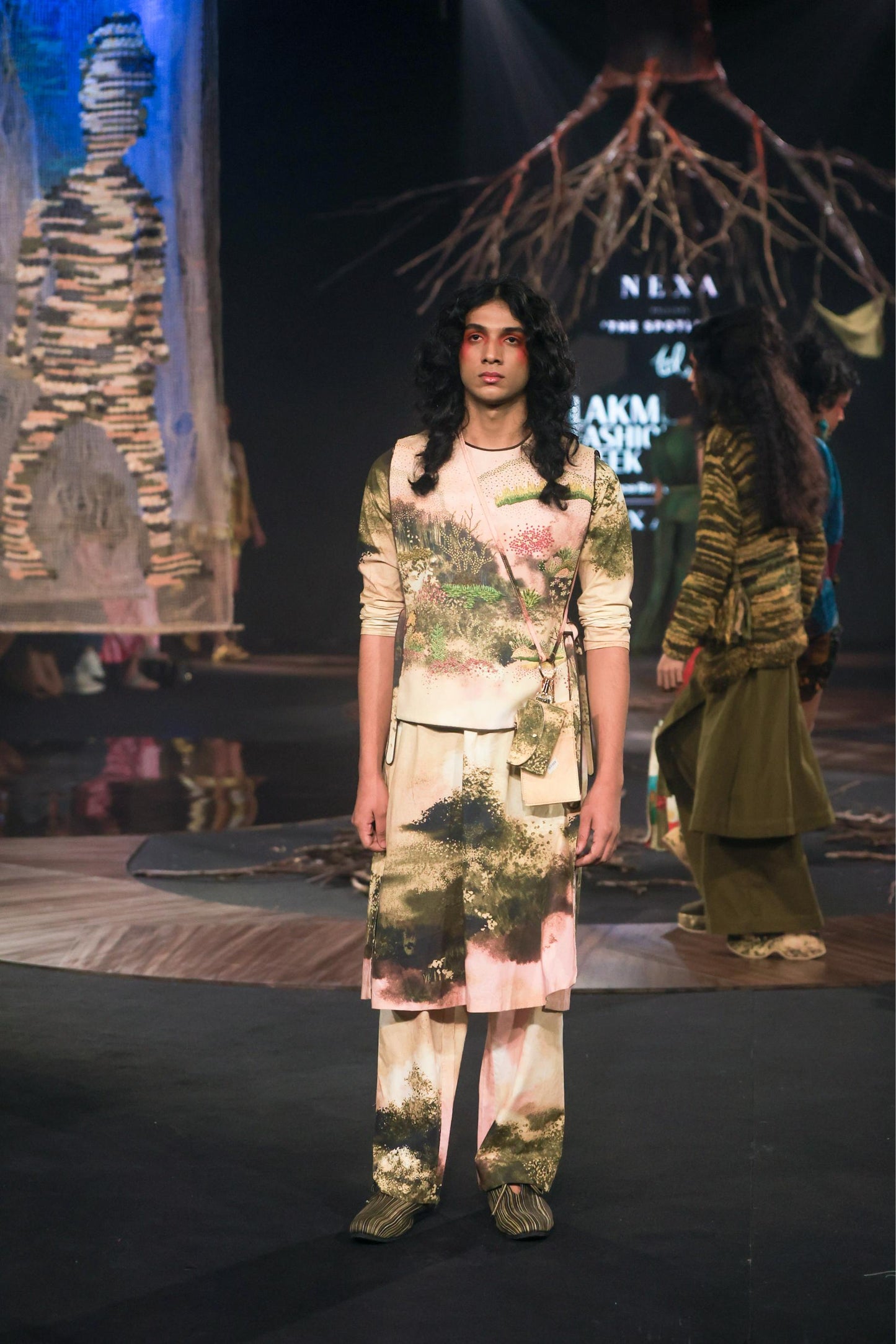 Pink Monet Emb. Gilet