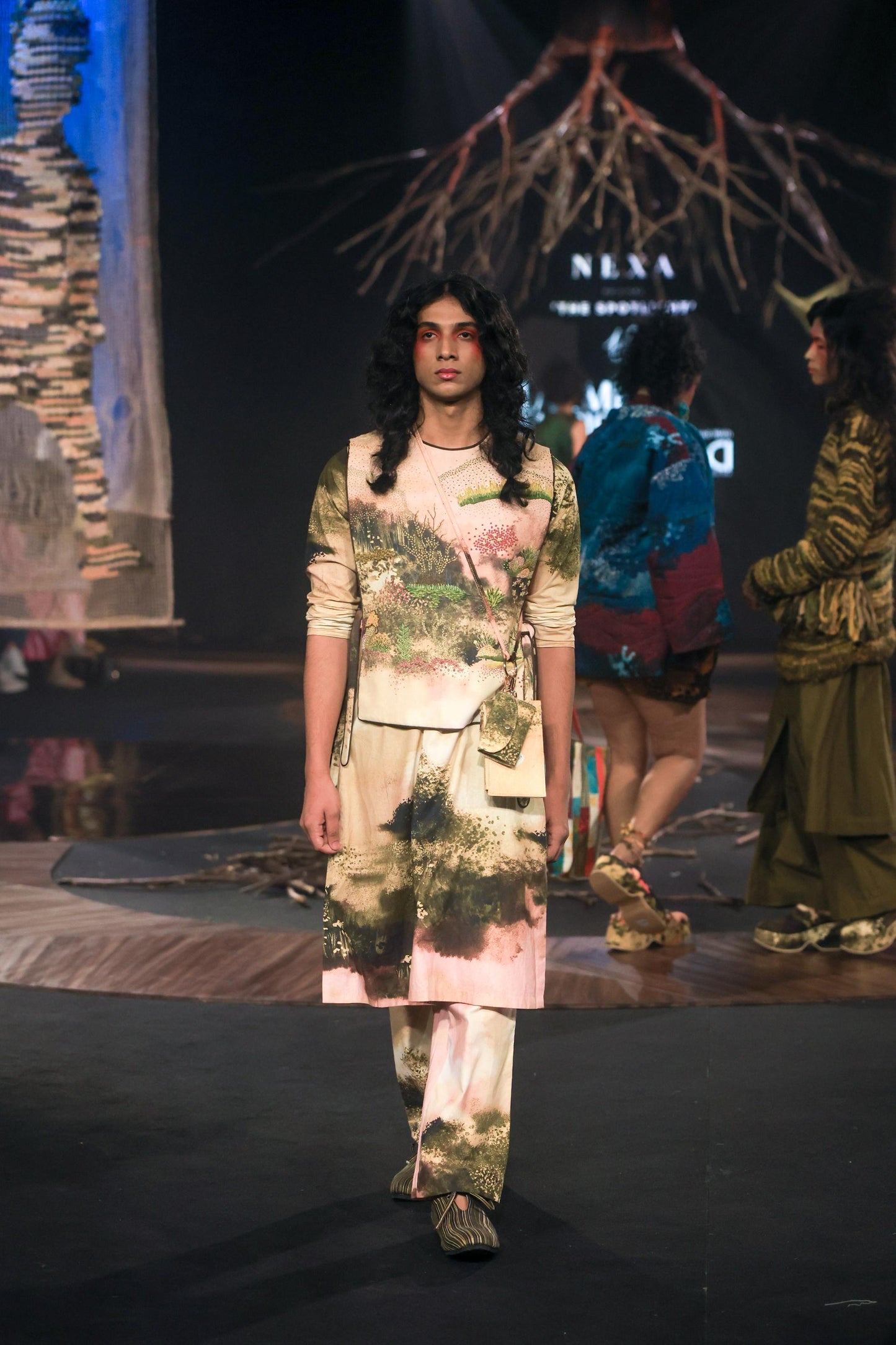 Pink Monet Emb. Gilet