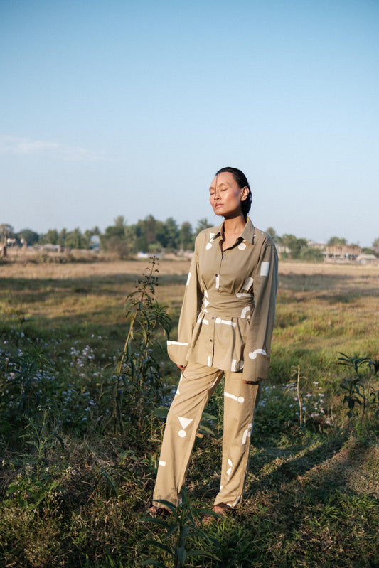 Nara Front knot Shirt Khaki Triangle Printed