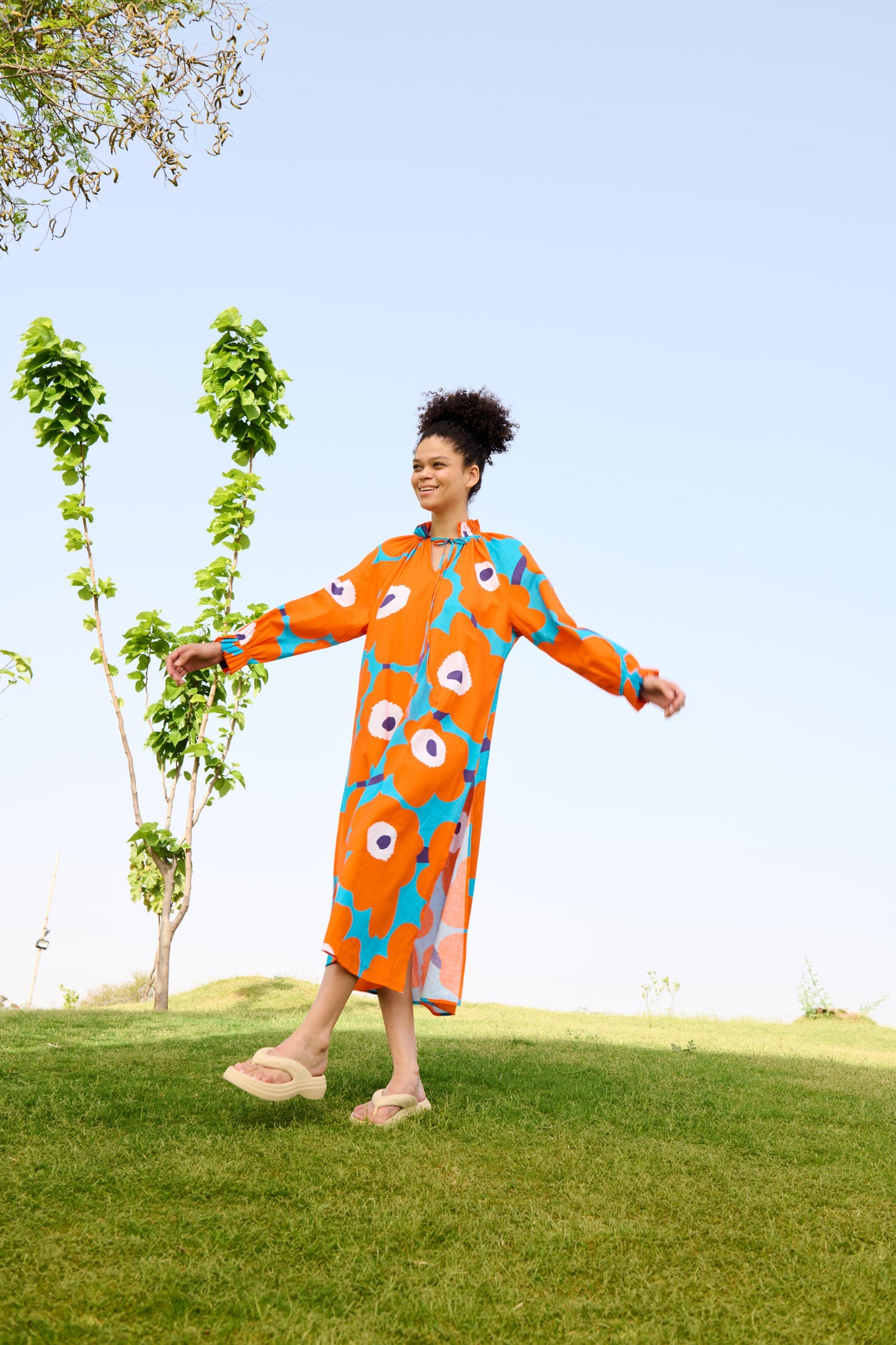 Daisy Dress (Orange Mekko)