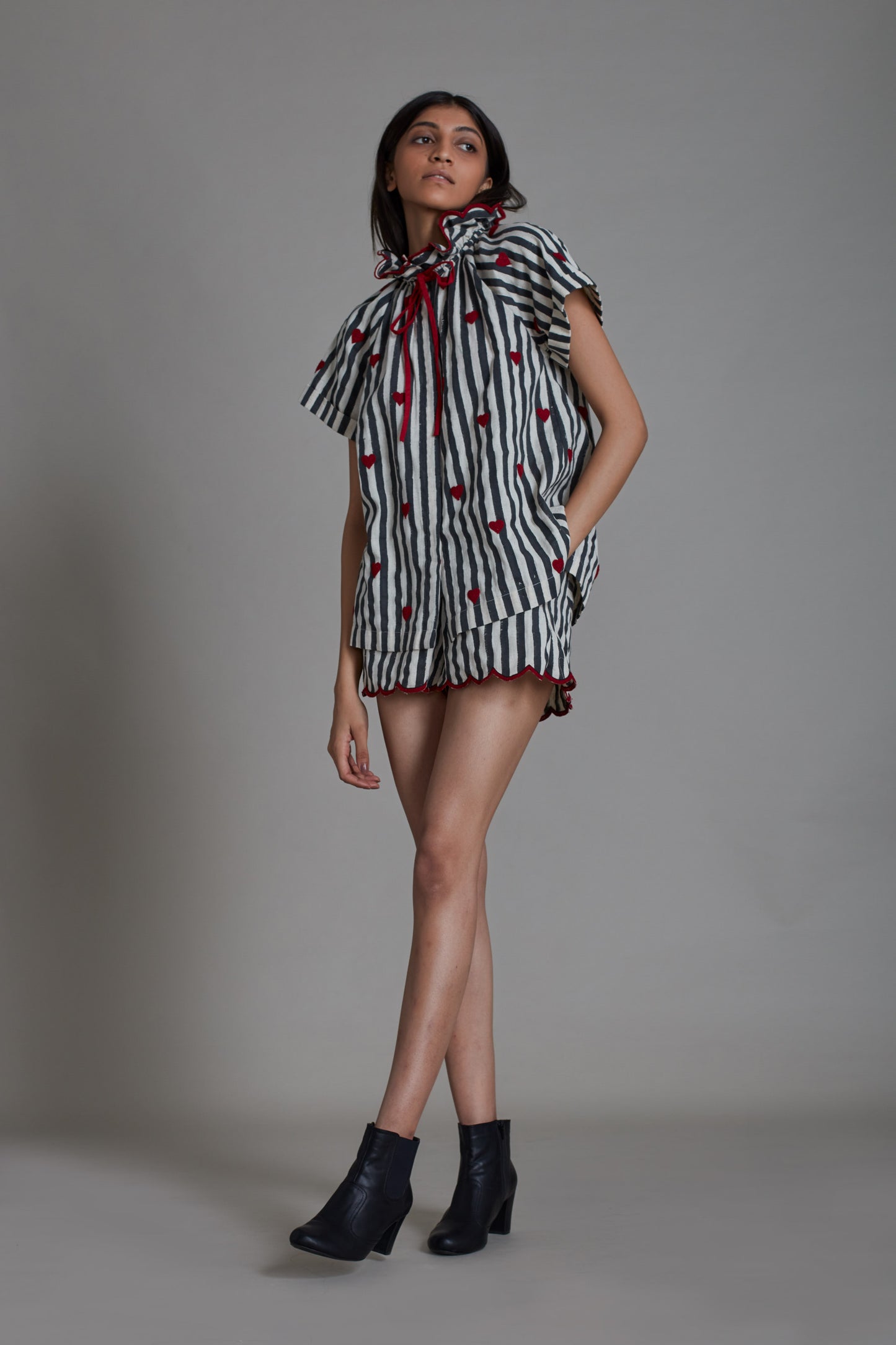 Stripe Tora Shirt and Scallop Shorts Set-Black with Red Heart (2 PCS)