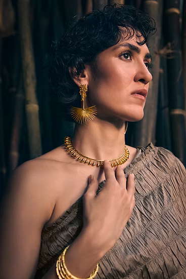 Golapkhash Neckpiece